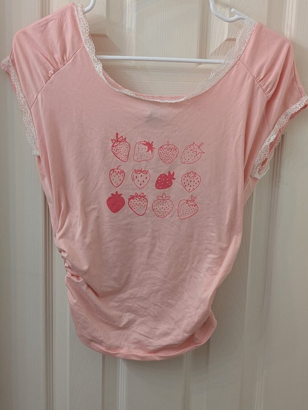 Strawberry tshirt lace sleeves